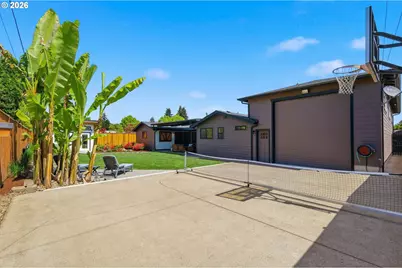 2010 Valhalla St, Eugene, OR 97401 - Photo 41