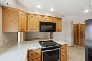 2090 Ash St, North Bend, OR 97459 - Photo 13