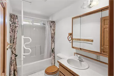 2090 Ash St, North Bend, OR 97459 - Photo 25