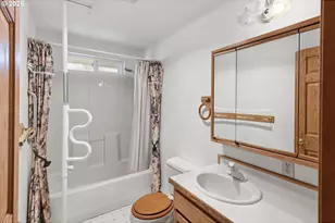 2090 Ash St, North Bend, OR 97459 - Photo 25