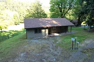 7503 N Myrtle Rd, Myrtle Creek, OR 97457 - Photo 3