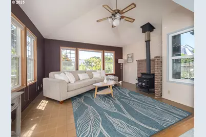 500 E Pinehurst Dr, Newberg, OR 97132 - Photo 15