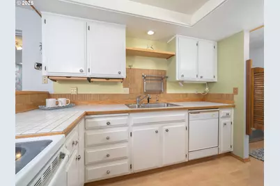 500 E Pinehurst Dr, Newberg, OR 97132 - Photo 11