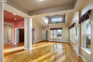 240 Magnolia Dr, Creswell, OR 97426 - Photo 9