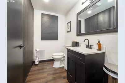 503 E 1st St, Newberg, OR 97132 - Photo 27
