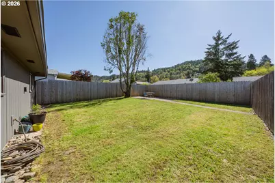 2767 W Langenberg Ave, Roseburg, OR 97471 - Photo 25