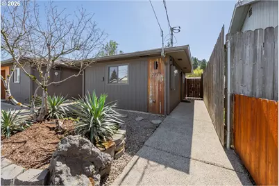 2767 W Langenberg Ave, Roseburg, OR 97471 - Photo 3