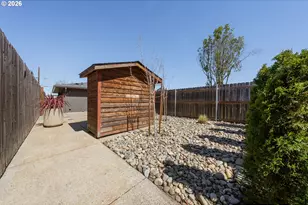 2767 W Langenberg Ave, Roseburg, OR 97471 - Photo 37