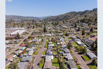 2767 W Langenberg Ave, Roseburg, OR 97471 - Photo 45