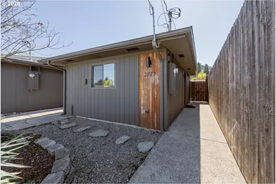 2767 W Langenberg Ave, Roseburg, OR 97471 - Photo 27