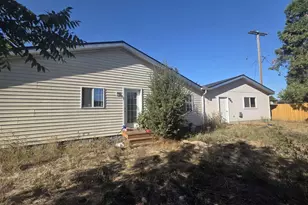 239 W K St, Springfield, OR 97477 - Photo 3