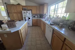 239 W K St, Springfield, OR 97477 - Photo 23