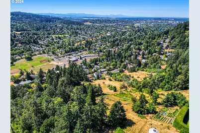 E 38th Ave, Eugene, OR 97405 - Photo 5