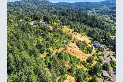 E 38th Ave, Eugene, OR 97405 - Photo 13