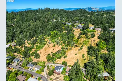 E 38th Ave, Eugene, OR 97405 - Photo 11