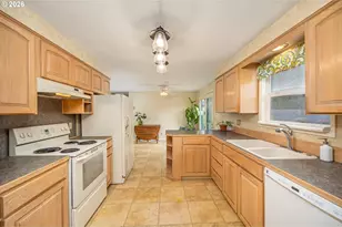 6111 Thurston Rd, Springfield, OR 97478 - Photo 13