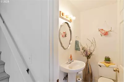 704 Cliff Ct, Silverton, OR 97381 - Photo 21