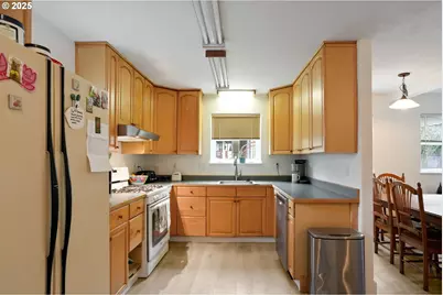 704 Cliff Ct, Silverton, OR 97381 - Photo 7