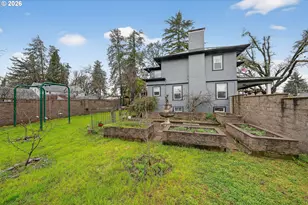 211 S 3rd St, Cottage Grove, OR 97424 - Photo 31