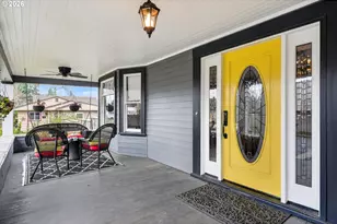 211 S 3rd St, Cottage Grove, OR 97424 - Photo 3