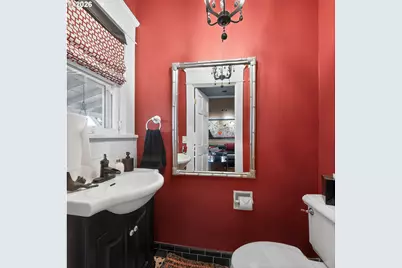 211 S 3rd St, Cottage Grove, OR 97424 - Photo 11