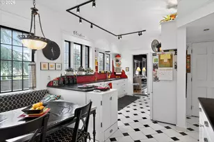 211 S 3rd St, Cottage Grove, OR 97424 - Photo 13