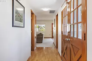 15685 SW Queen Victoria Pl, Portland, OR 97224 - Photo 3