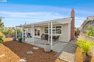 15685 SW Queen Victoria Pl, Portland, OR 97224 - Photo 21