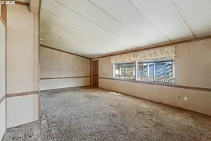 871 SE Meadowood Dr, Winston, OR 97496 - Photo 11