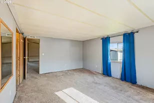 871 SE Meadowood Dr, Winston, OR 97496 - Photo 23