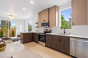 4950 SE Caruthers St, Portland, OR 97215 - Photo 3