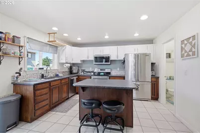 1924 W 10th Ave, Junction City, OR 97448 - Photo 13