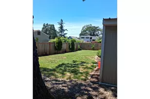 1055 Columbia Ave, Gladstone, OR 97027 - Photo 25