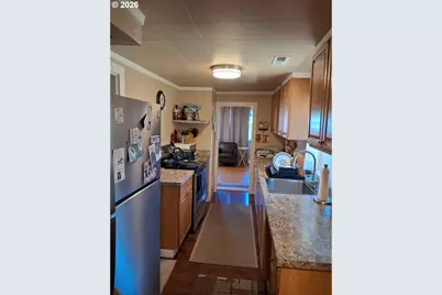 1055 Columbia Ave, Gladstone, OR 97027 - Photo 13