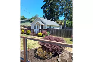 1055 Columbia Ave, Gladstone, OR 97027 - Photo 1