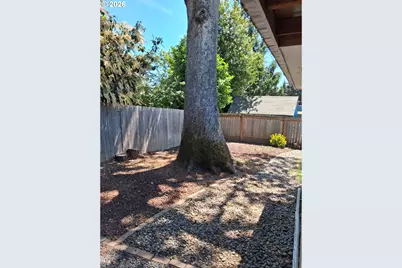 1055 Columbia Ave, Gladstone, OR 97027 - Photo 25
