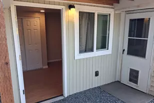 1055 Columbia Ave, Gladstone, OR 97027 - Photo 5