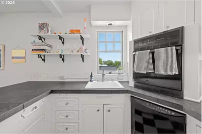 1811 NW Couch St #508, Portland, OR 97209 - Photo 9