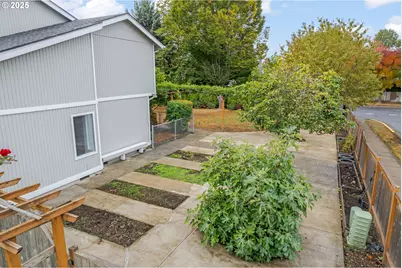 2132 Assumption St, Eugene, OR 97402 - Photo 35