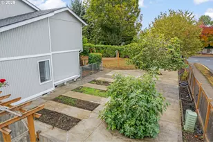 2132 Assumption St, Eugene, OR 97402 - Photo 35