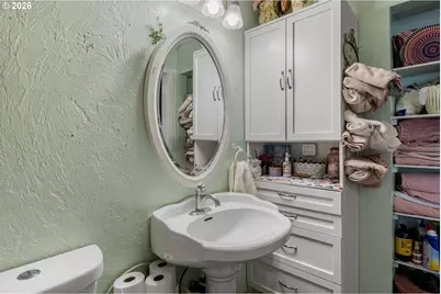 2333 24th St, Florence, OR 97439 - Photo 27