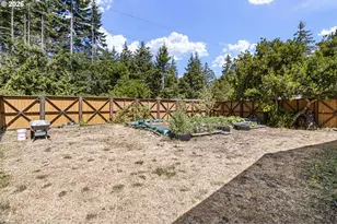 2333 24th St, Florence, OR 97439 - Photo 37
