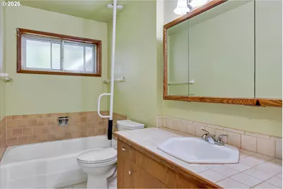 11425 SE Ash Ct, Portland, OR 97216 - Photo 15