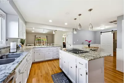 15598 NW Overton Dr, Beaverton, OR 97006 - Photo 9