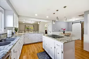 15598 NW Overton Dr, Beaverton, OR 97006 - Photo 9