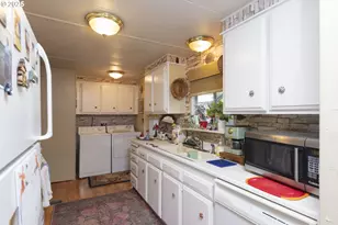 11526 SW Royal Villa Dr, Portland, OR 97224 - Photo 17