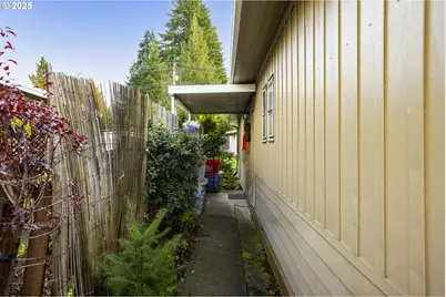 11526 SW Royal Villa Dr, Portland, OR 97224 - Photo 9