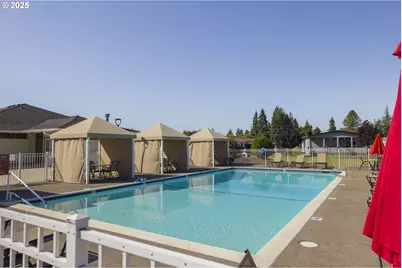 11526 SW Royal Villa Dr, Portland, OR 97224 - Photo 37