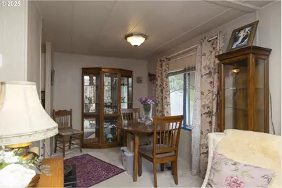 11526 SW Royal Villa Dr, Portland, OR 97224 - Photo 13