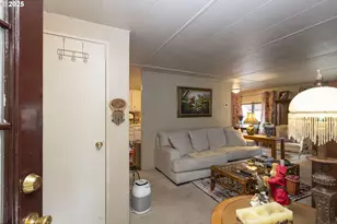 11526 SW Royal Villa Dr, Portland, OR 97224 - Photo 7